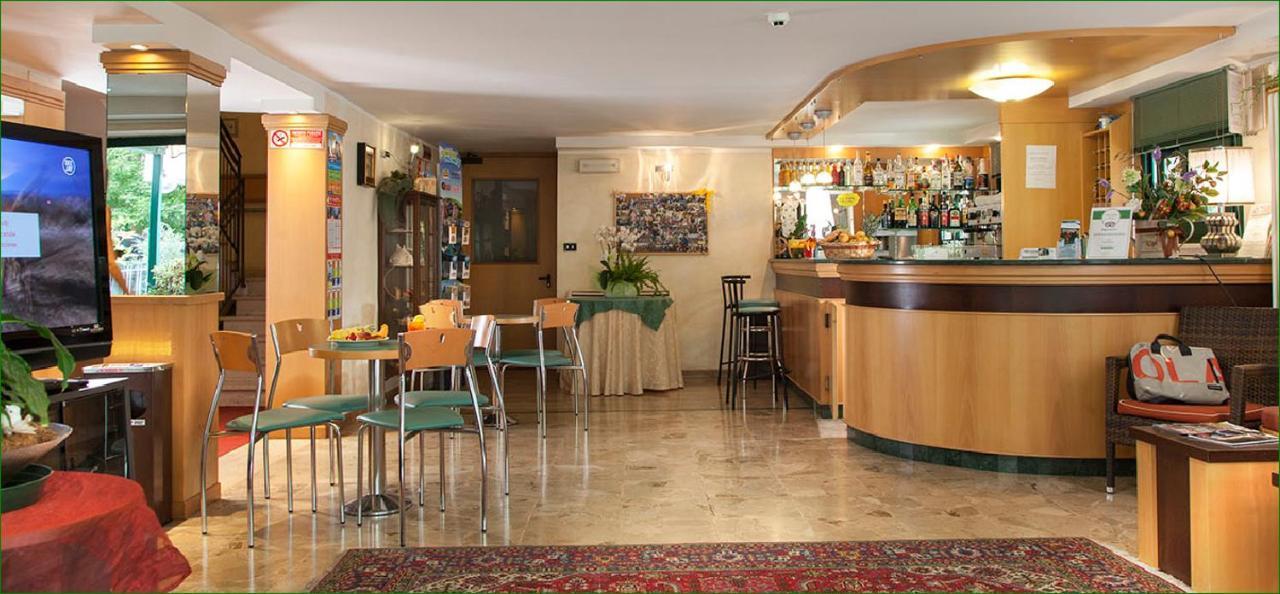 Hotel Verdemare Rimini Zewnętrze zdjęcie