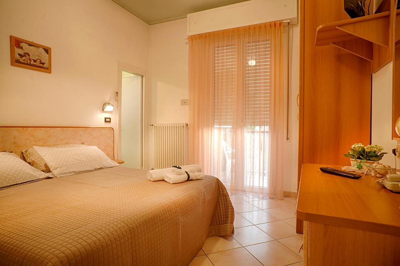 Hotel Verdemare Rimini Zewnętrze zdjęcie